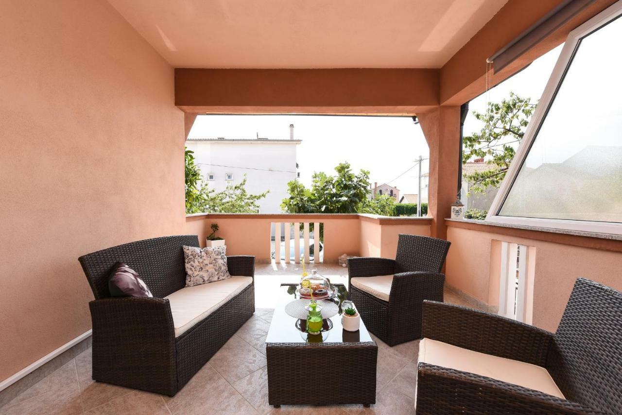 Apartament Damant *
